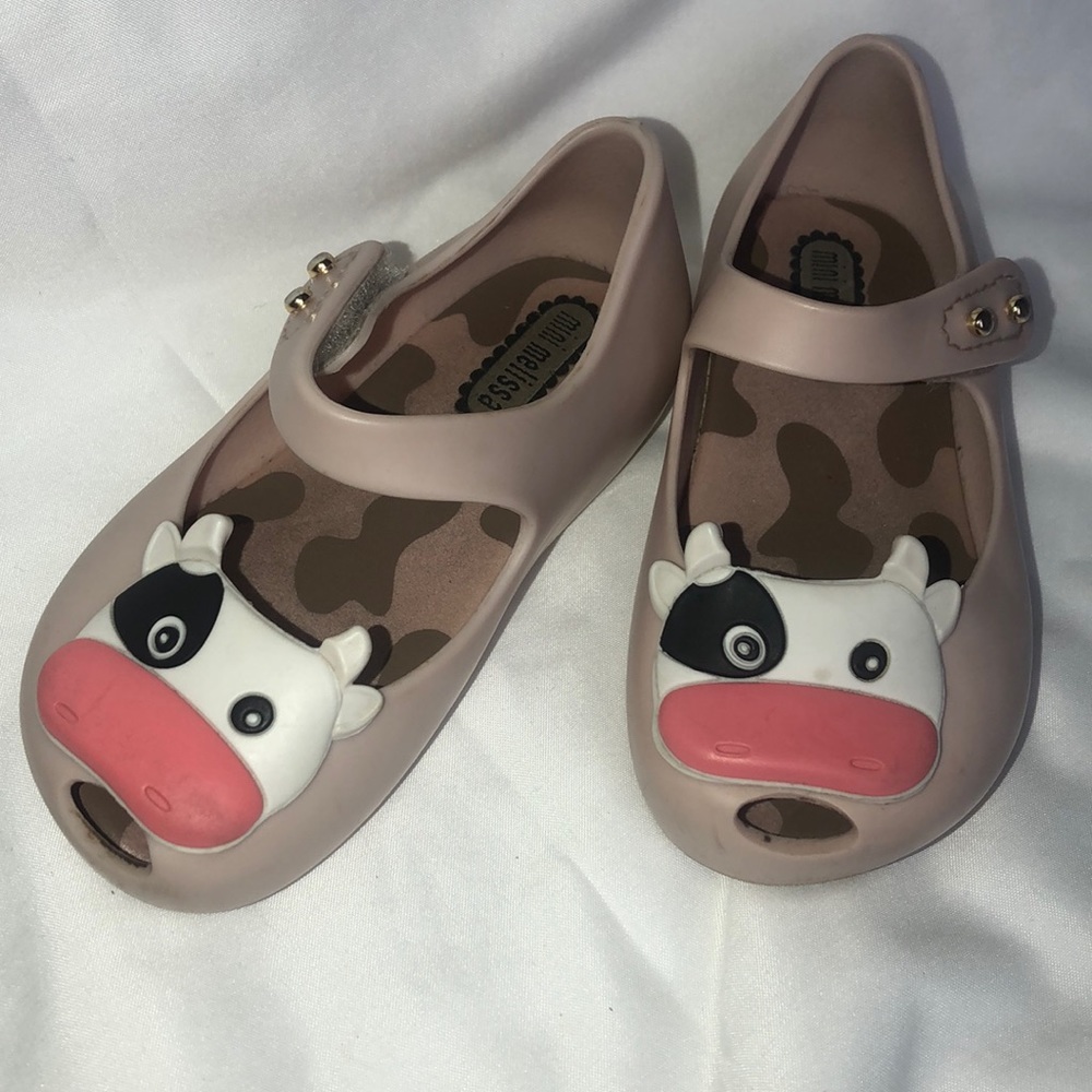 Nude cows